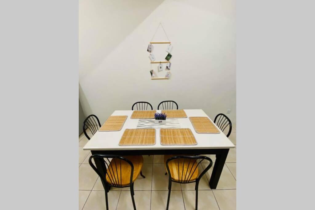 Lily Vacation Home At Cameron Highlands - 12 Pax,Free Wifi W Carporch Tanah Rata Exterior photo